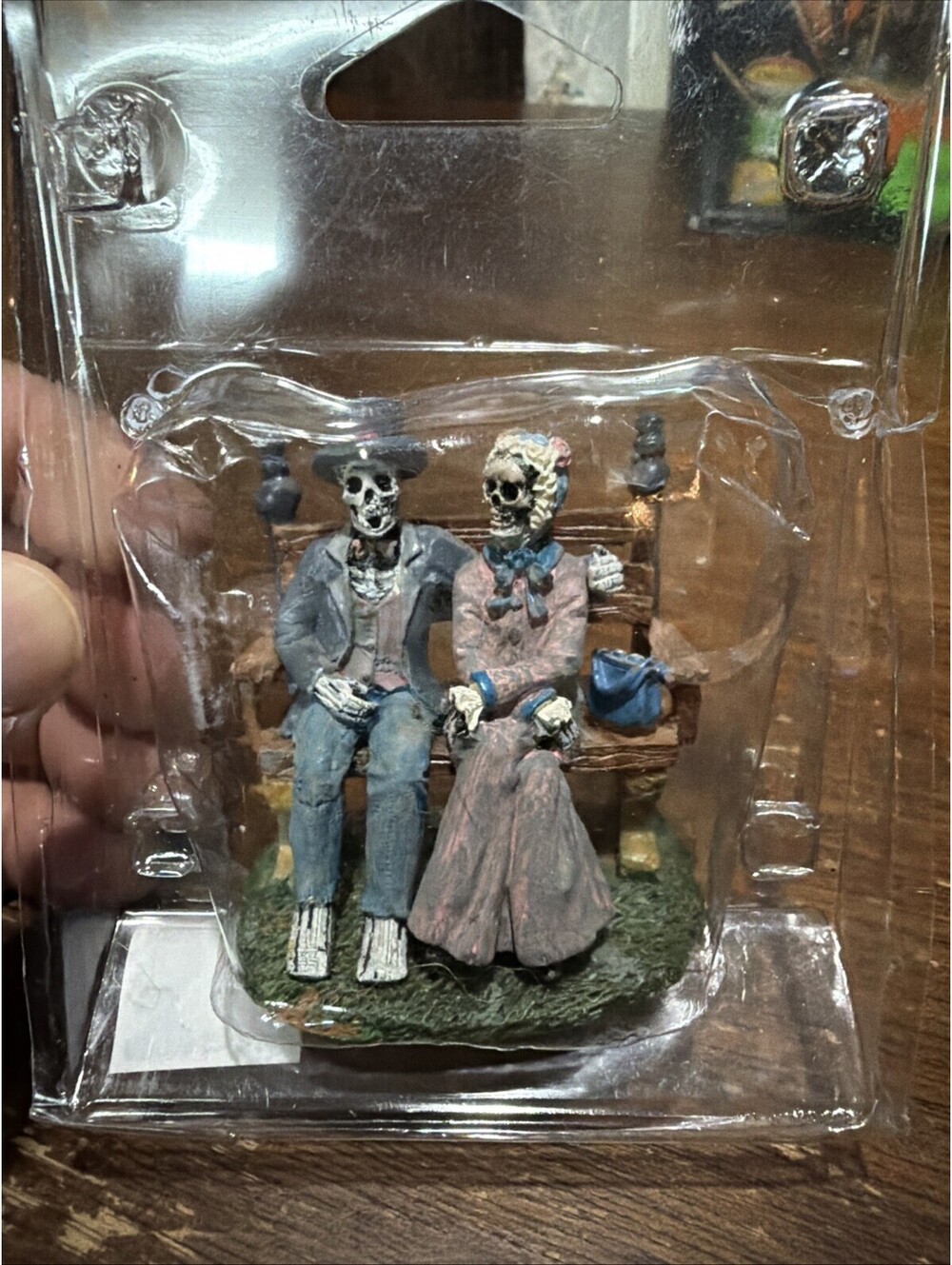 Lemax Spooky Town Everlasting Love Figure 62202